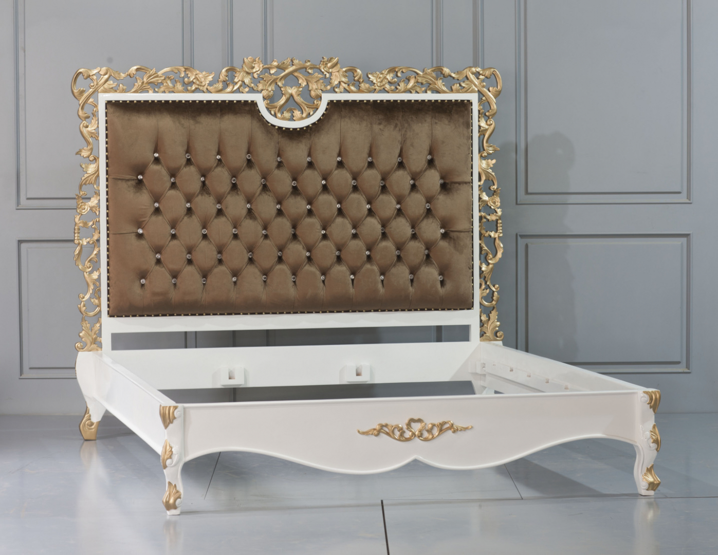 Luxus Bett im Barockstil Samtstoff