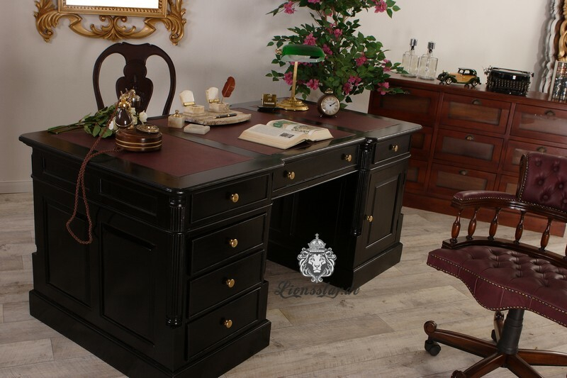 Schreibtisch im Empirestil