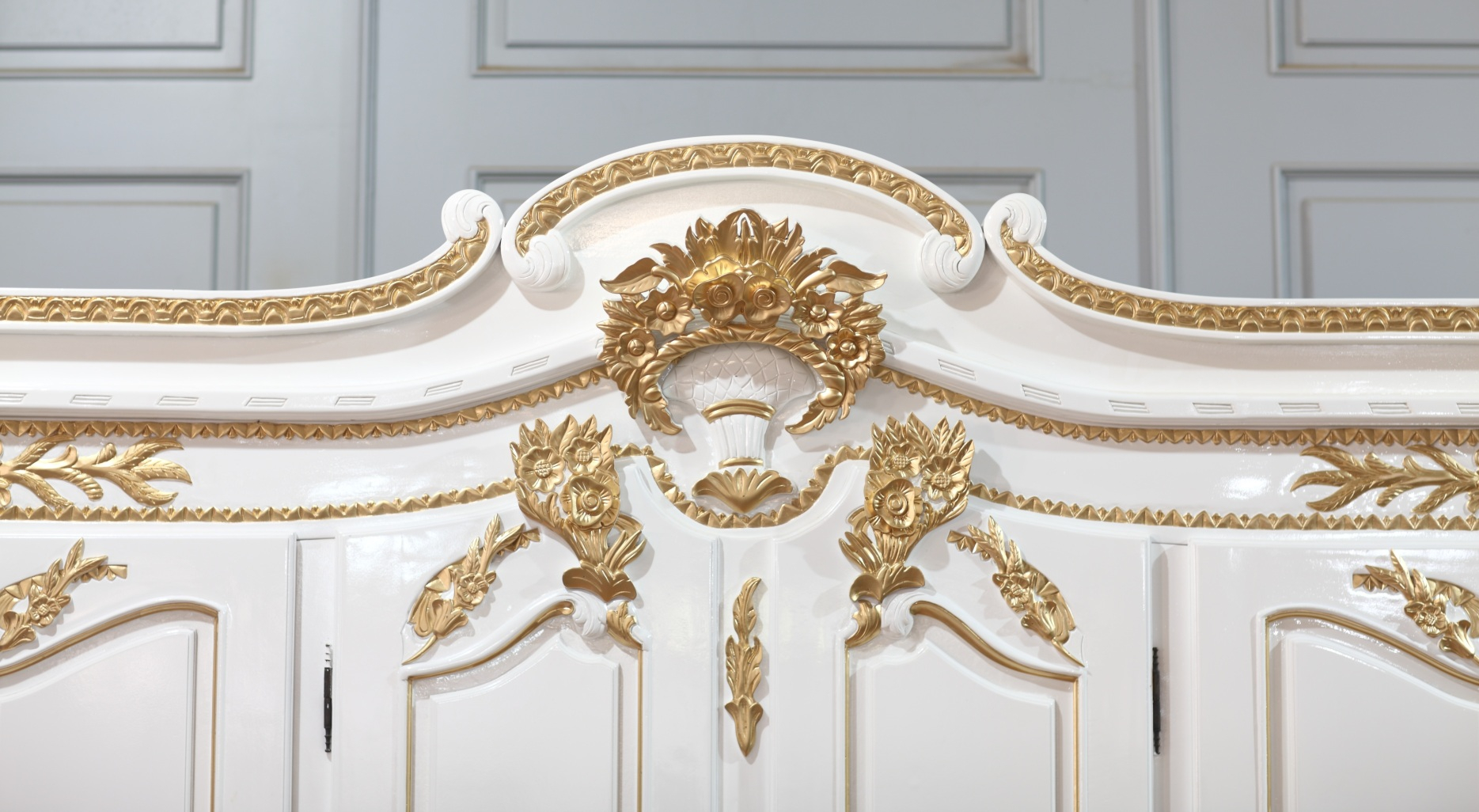 Barock Schrank Weiß-Gold 4 Doors 