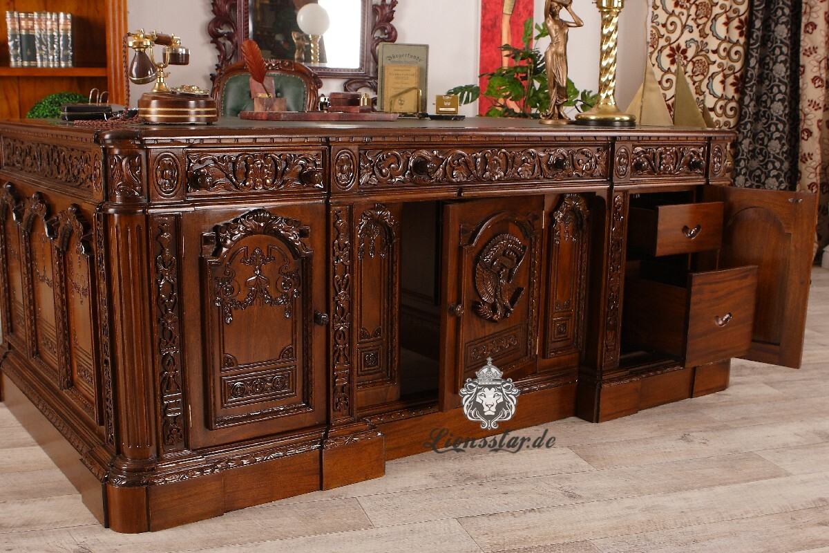 Resolute Desk