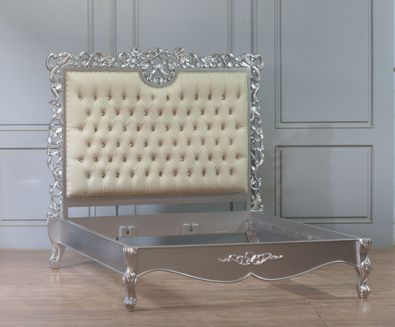 Luxus Bett im Barockstil Samtstoff