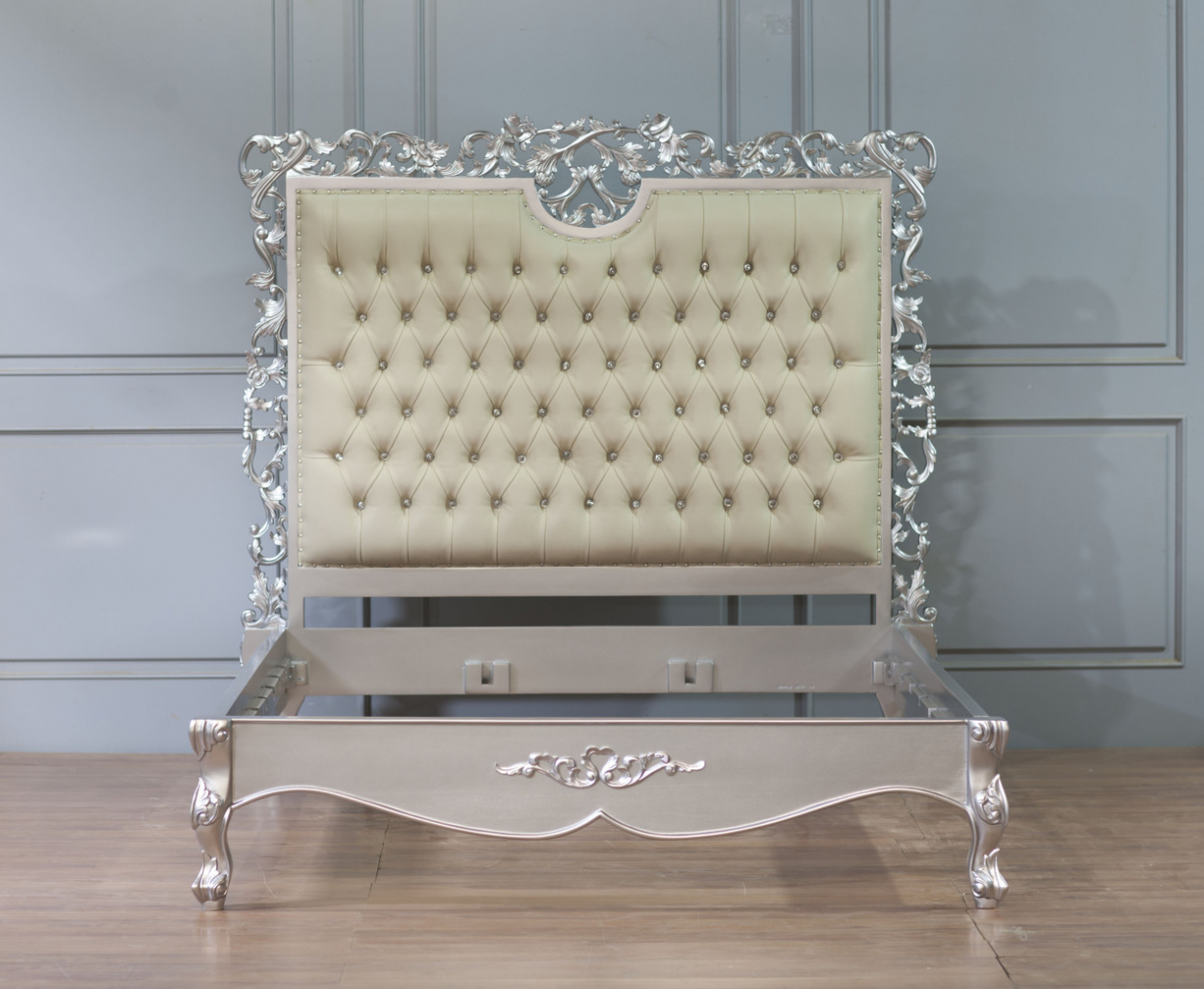 Luxus Bett im Barockstil Samtstoff